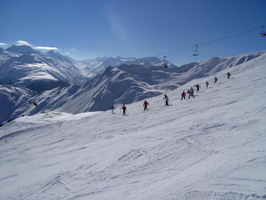 Hotel Pez Ault Disentis Exterior photo